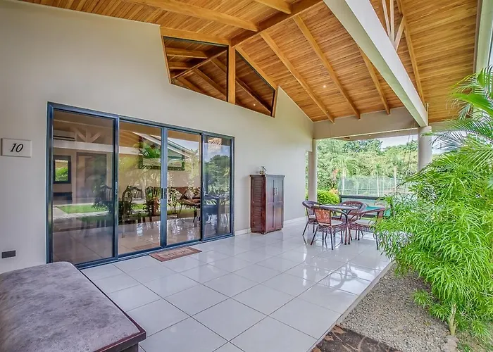 Hidden Palms Villa *